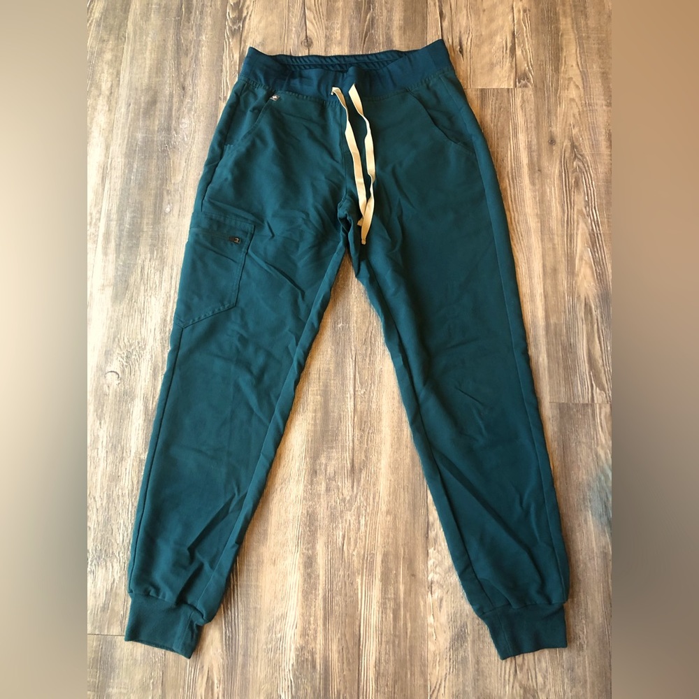 Forest Green Figs Zamora Jogger Scrub Pants, size Small